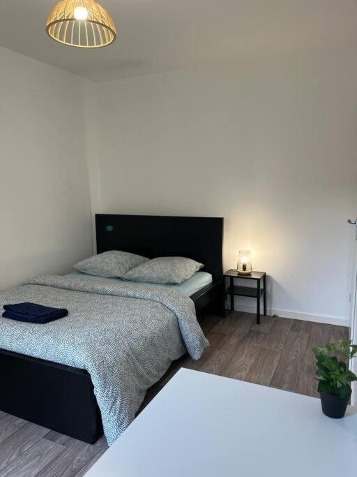 Appartement F2 De Haut Standing En Hypercentre Avec Jardin Prive A 270 M De La Gare De Mantes ! Ngoại thất bức ảnh