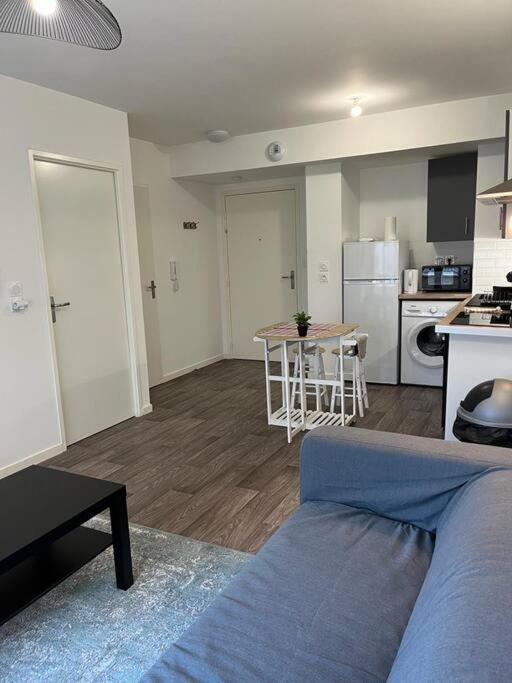 Appartement F2 De Haut Standing En Hypercentre Avec Jardin Prive A 270 M De La Gare De Mantes ! Ngoại thất bức ảnh