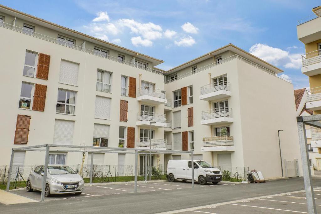 Appartement F2 De Haut Standing En Hypercentre Avec Jardin Prive A 270 M De La Gare De Mantes ! Ngoại thất bức ảnh